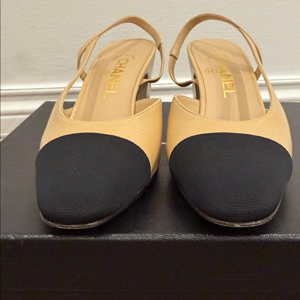 Chanel Classic Two-Tone Slingback Pumps Beige & Black Cap Toe Size 37 Worn Once - Picture 7 of 14